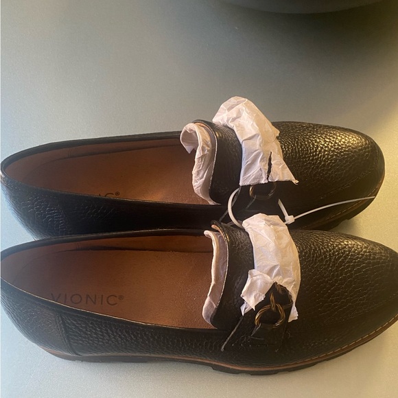 Vionic Black Leather Loafers - Picture 2 of 5